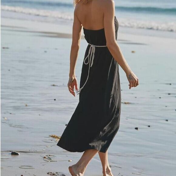 Free People black strapless dress with wood bead belt. Medium. Retails $70 - Picture 3 of 8